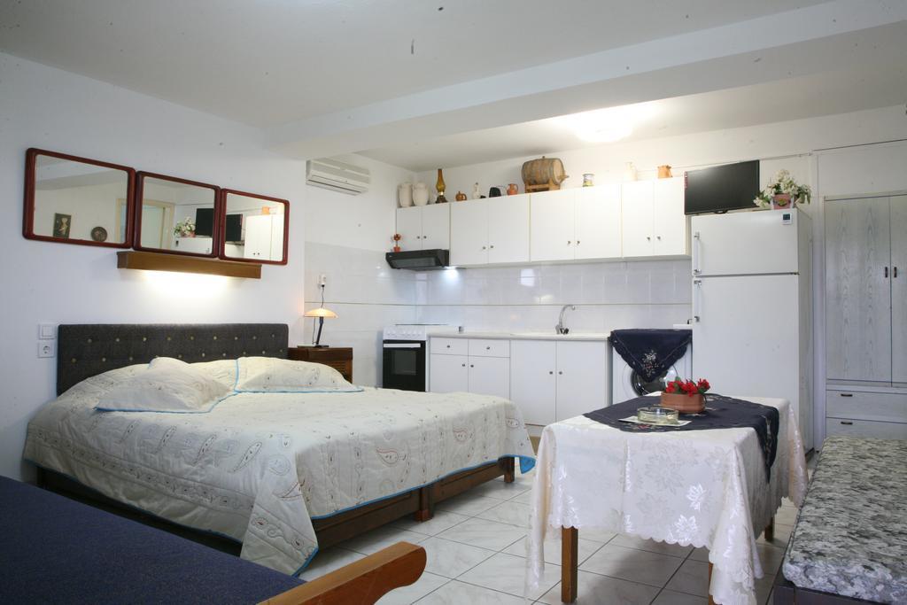 Aigli Apartments Néa Ankhíalos Exteriér fotografie