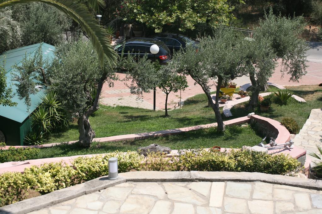 Aigli Apartments Néa Ankhíalos Exteriér fotografie